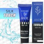 Silk Touch sexolje for forbedret intimitet, beroligende og nøytral formel, 30 ml flaske, ideell for bruk med sexdukker og personlige nytelsesprodukter, høy kvalitet og ISO 9001-sertifisert.