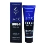 Silk Touch sexolje for forbedret intimitet, myk glid og sensuelle opplevelser, med nøytral duft og en kapasitet på 30 ml. Ideell for trygge, behagelige og diskrete voksne øyeblikk.